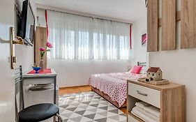 Rooms Alijev